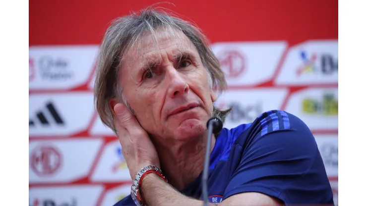Ricardo Gareca conversa con los medios de comunicación antes del duelo ante Ecuador.