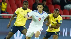 La Roja se mide ante La Tricolor en un partido clave para sus aspiraciones.