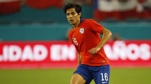 Matías Fernández llegó al Nacional para arengar a la Selección Chilena (Foto: Andres Pina/Photosport)