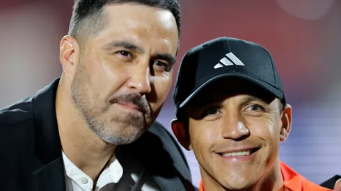 Claudio Bravo y Alexis Sánchez tienen emotivo reencuentro en el Nacional. (Foto: Photosport)