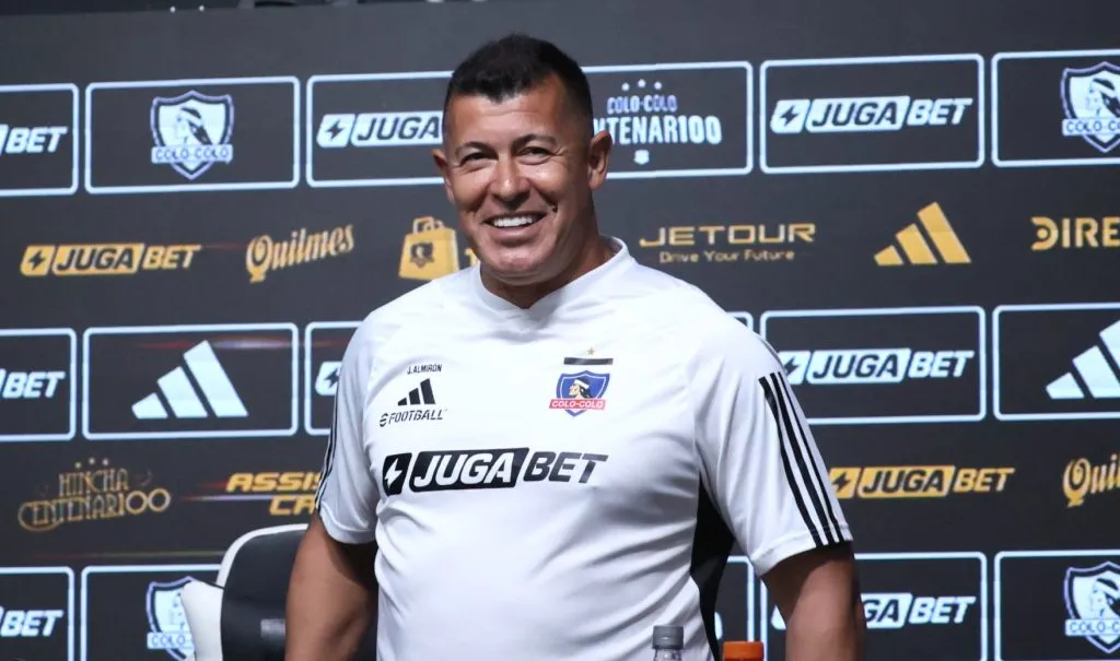 Jorge Almirón ya tiene el equipo listo para esta noche frente al Atlético Bucaramanga por la Copa Libertadores. (Foto: Photosport)