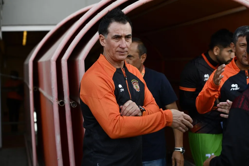 César Bravo comanda a Cobreloa en la temporada 2025. (Foto: Photosport)
