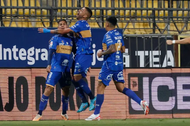 Everton sumó su primer triunfo en el campeonato nacional y escaló en la tabla de posiciones