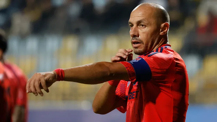 Marcelo Díaz sacó al baile a Colo Colo en la revisión de polémica expulsión contra Universidad de Chile.
