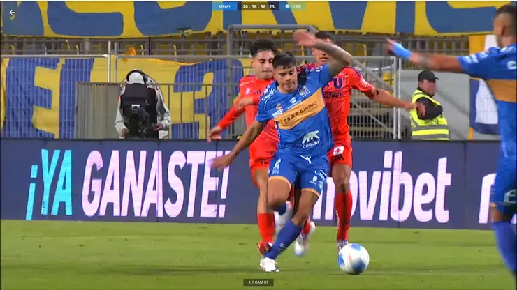 Fernando Vejar decidió expulsar a Javier Altamirano. (Foto: Campeonato Chileno)