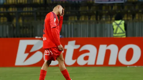 Le sacaron la roja a Altamirano.