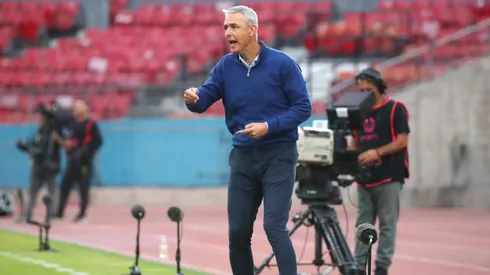 Tiago Nunes habló de la cancha del Estadio Nacional.