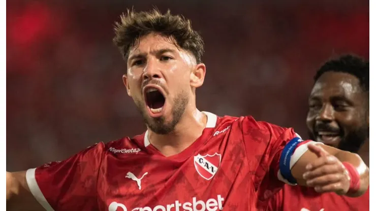 Loyola ya se gana los aplausos de los hinchas del Rojo y de los periodistas argentinos.