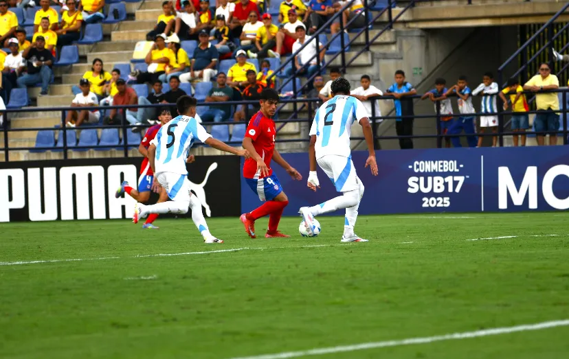 La Rojita sigue en la pelea (Comunicaciones FFCH x Win Sports)