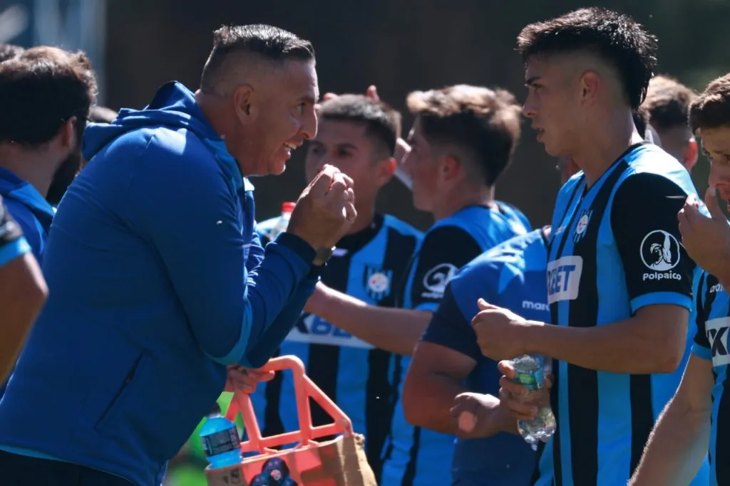 El Huachipato de Jaime García lidera la Liga de Primera (Photosport).