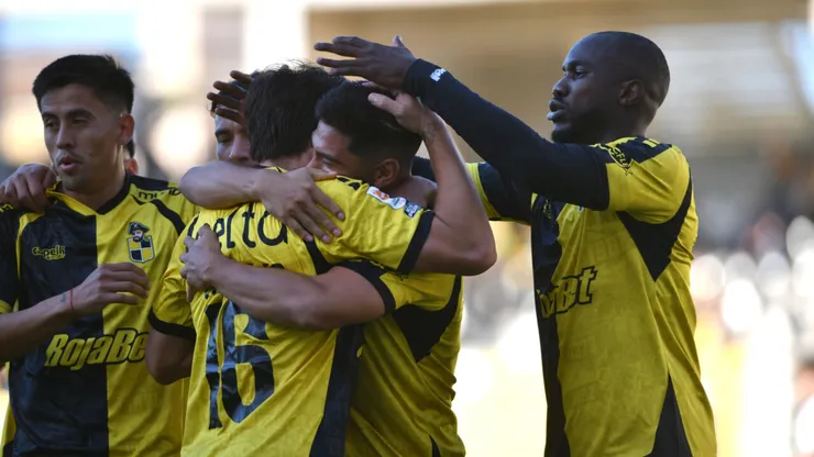 Coquimbo Unido se ilusiona en la cima de la tabla de posiciones (Photosport).