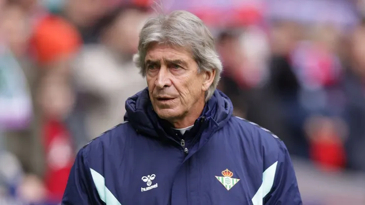 Manuel Pellegrini sigue marcando presencia junto al Real Betis en La Liga de España (Photo by Gonzalo Arroyo Moreno/Getty Images)