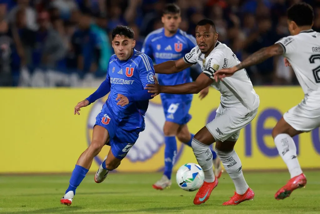 Javier Altamirano jugó 45 minutos. Se le vio tímido (Photosport).