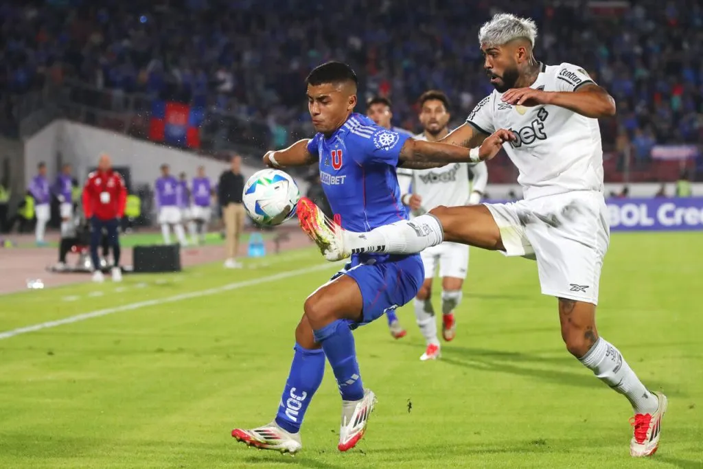 A Nico Guerra le anularon lo que era el 2-0 de la U ante Botafogo (Photosport).