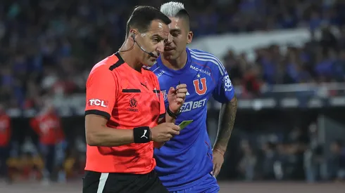 Gustavo Álvarez explica por qué sacó a Leandro Fernández.