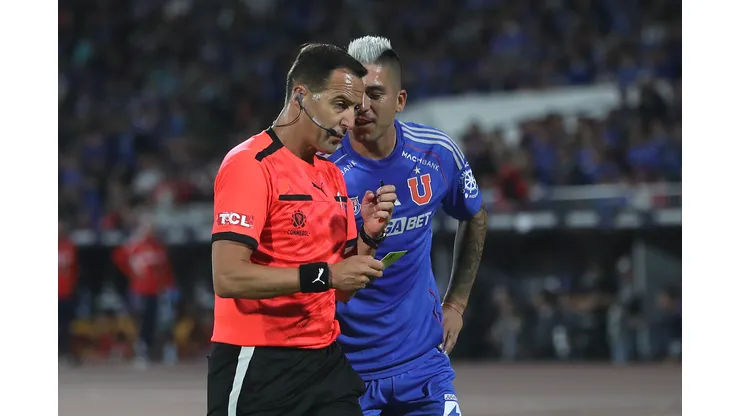 Gustavo Álvarez explica por qué sacó a Leandro Fernández.