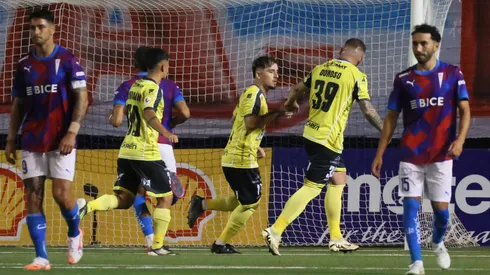 Universidad Católica quedó eliminada de la Copa Chile 2025. (Foto: Photosport)