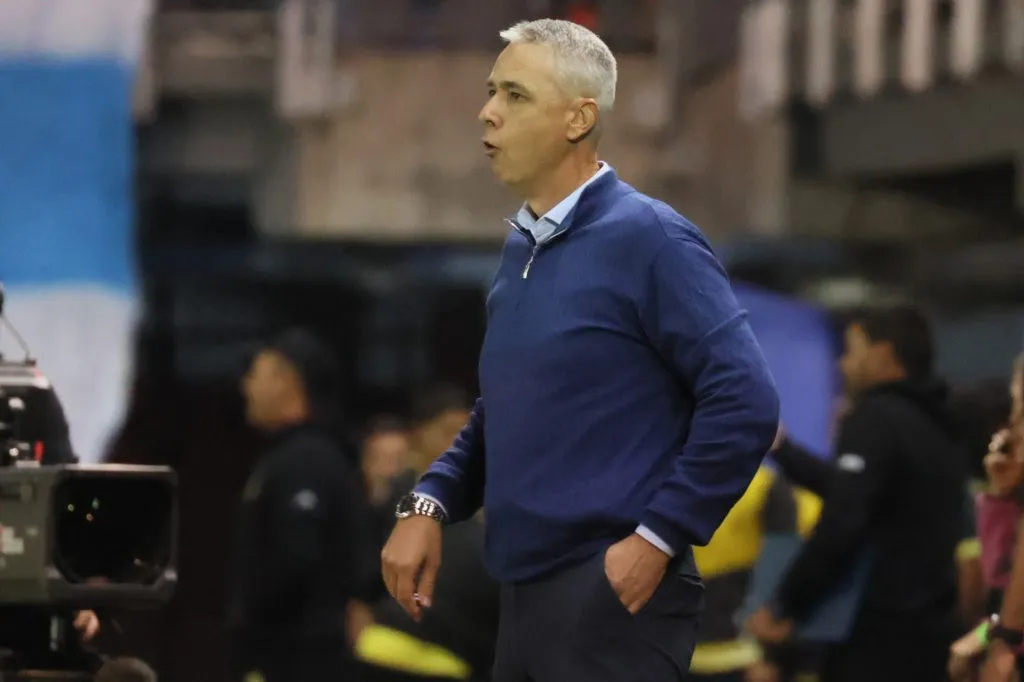 Tiago Nunes confirma que sigue en Universidad Católica y relata que hay unidad entre cuerpo técnico, jugadores y directiva. (Foto: Photosport)