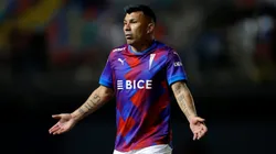 Medel y los Cruzados sufrieron un duro golpe en la Copa Chile.