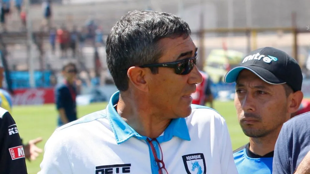 Alejandro Hisis aprueba el regreso de Gustavo Quinteros a Colo Colo. (Foto: Photosport)