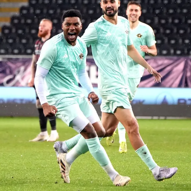 Fernandes celebrando uno de sus tantos en la liga de Turquía | FOTO:  Esenler Erokspor
