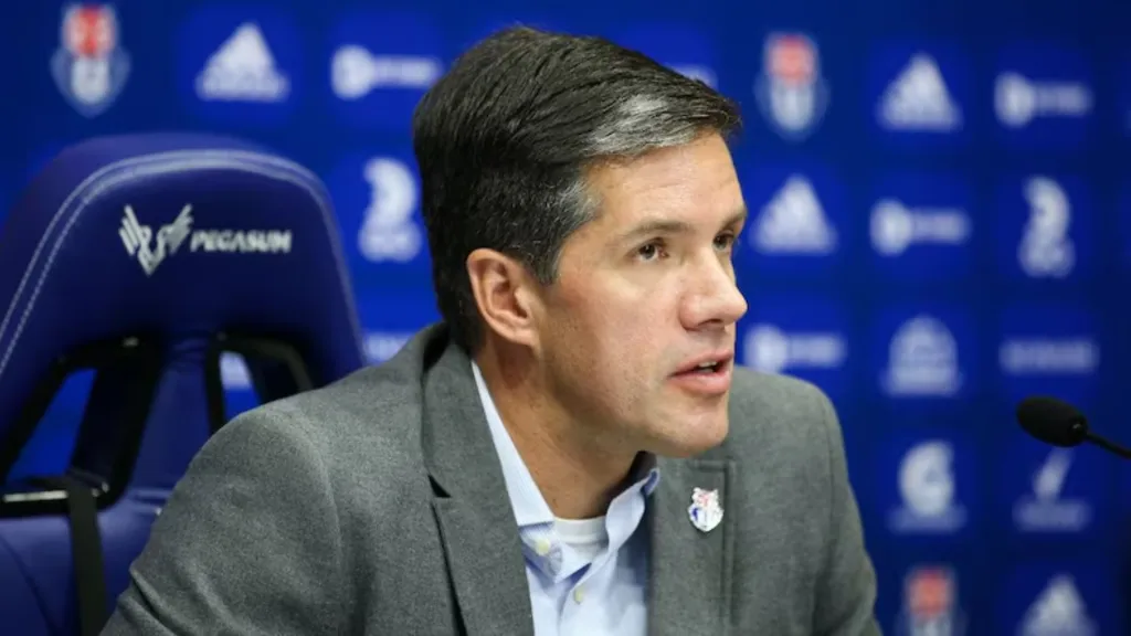 Michael Clark salió a declarar tras los graves incidentes en Avellaneda.