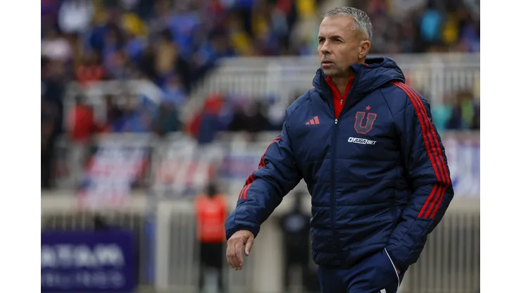 Gustavo Álvarez define el once de Universidad de Chile ante Deportes La Serena (Foto: Andres Pina/Photosport)