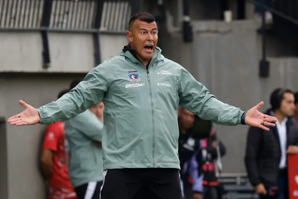 ¿Cuánto gana Jorge Almirón en Colo Colo? (Photosport).