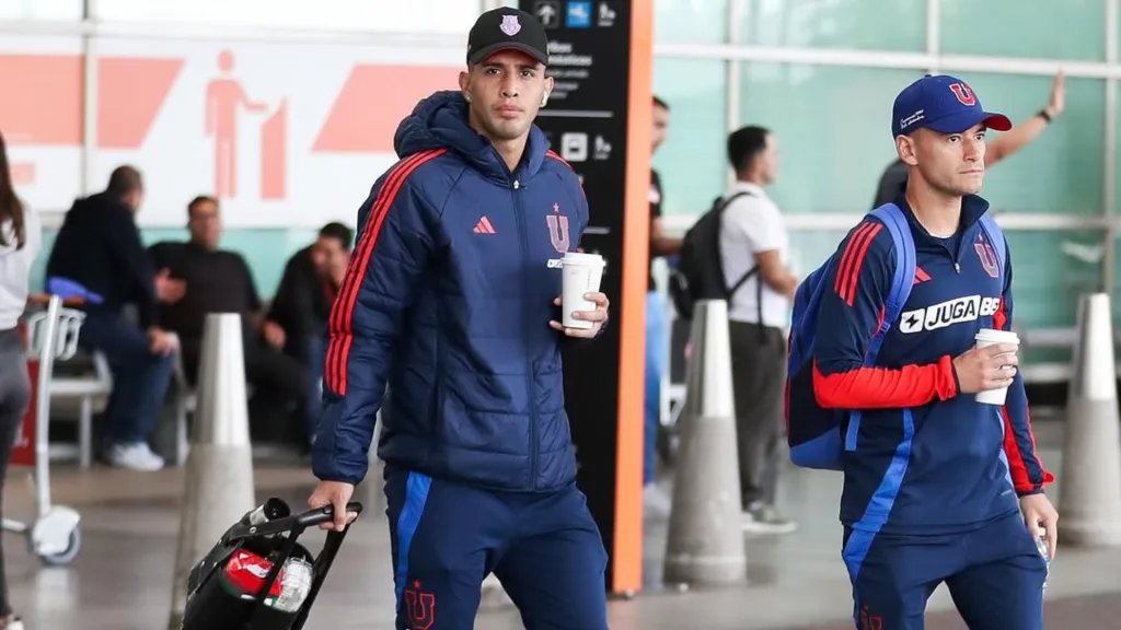 Universidad de Chile ya está en Argentina para enfrentar a Estudiantes de La Plata.