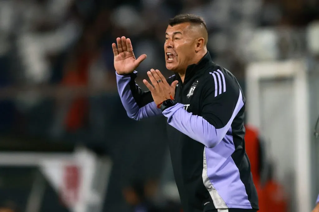 Jorge Almirón sigue sumando dudas en la temporada (Photosport).