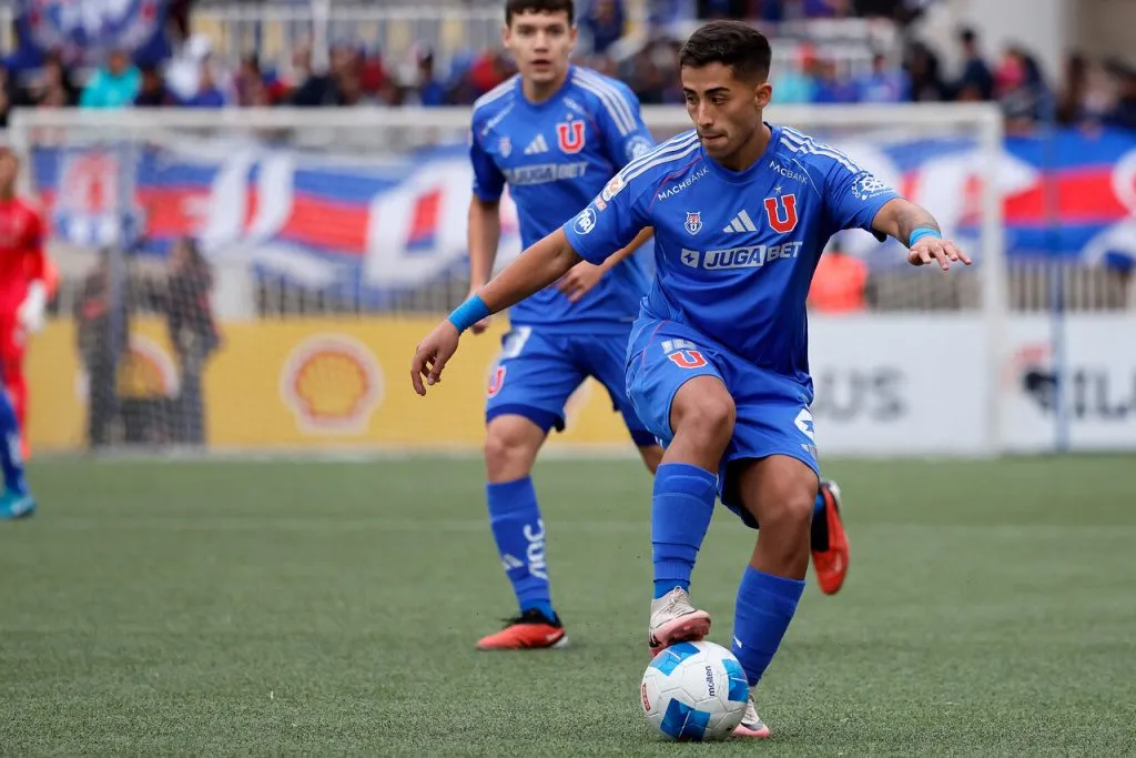 Lucas Assadi sigue sin convencer en la U (Photosport).