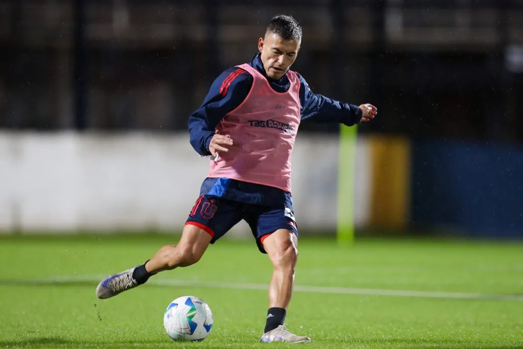 Charles Aránguiz irá desde la partida ante Estudiantes (Foto: U. de Chile).