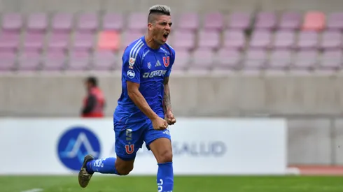 Leandro Fernández grita un gol de Universidad de Chile.