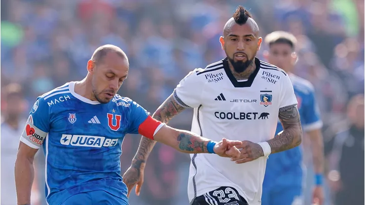 Vidal festejó el triunfo de los azules y generó una ola de reacciones (Foto: Photosport)