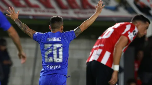 La U pudo quedarse con los tres puntos en su visita a La Plata.