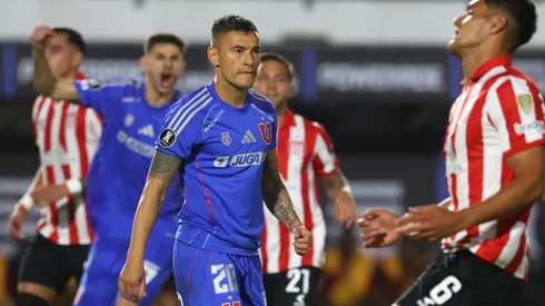 Charles Aránguiz deslumbró a periodista argentino. (Foto: Photosport)