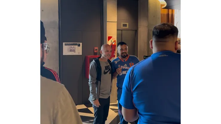 Gustavo Lorenzetti feliz con el triunfo de Universidad de Chile.