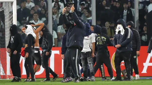 Colo Colo está de luto debido a los terribles incidentes ocurridos la noche del jueves en el Estadio Monumental (Foto: Photosport)