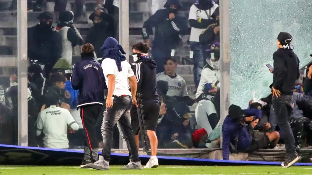 Colo Colo se expone a duras sanciones por parte de la Conmebol.