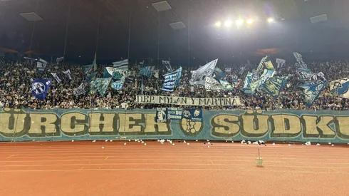 La barra del FC Zúrich sorprendió con un homenaje a los hinchas fallecidos de Colo Colo (Foto: x.com)