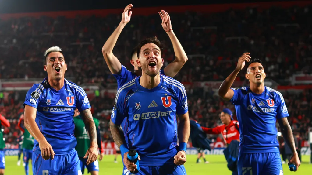 Universidad de Chile se impuso a la adversidad y revirtió el marcador ante Estudiantes de La Plata.