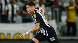 El defensor nacional se llenó de elogios por su debut en Brasil