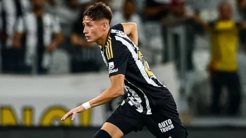 El defensor nacional se llenó de elogios por su debut en Brasil