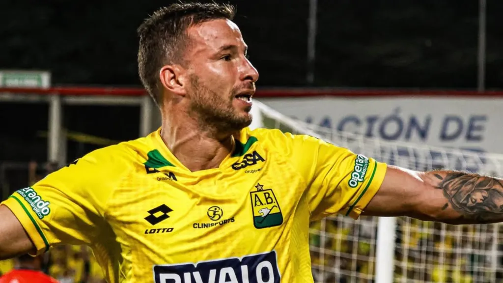 Luciano Pons la rompe fuera de Universidad de Chile.