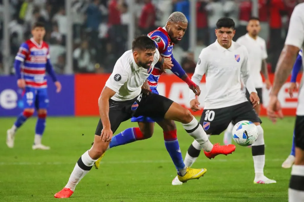 Amor evitó un desastre ante Fortaleza. | Foto: Photosport