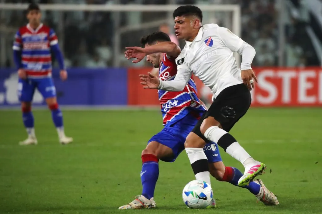 Aquino en la mira por Poli | Foto: Photosport