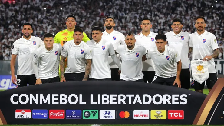 Jorge Almirón confirma la formación estelar de Colo Colo.