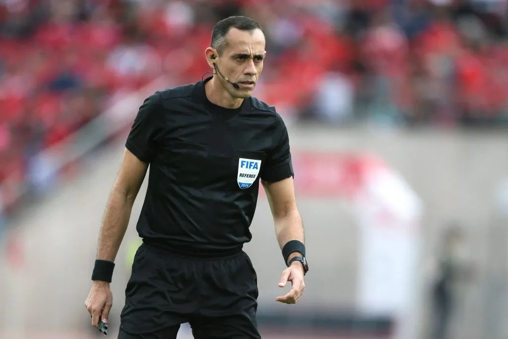 Juan Benítez fue el árbitro de la derrota de Chile ante Bolivia por las Eliminatorias. (Foto: Jonnathan Oyarzún/Photosport)