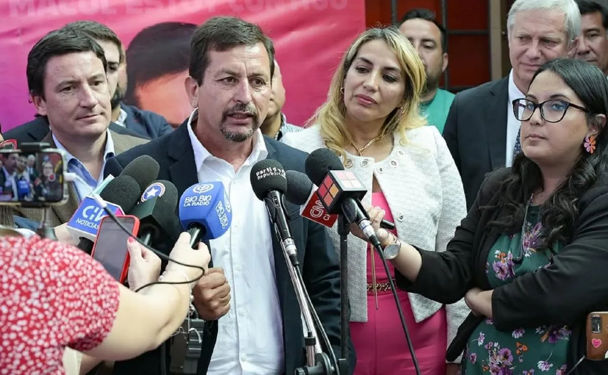 Por licencias médicas: Alcalde de Macul se ve envuelto en nueva ...