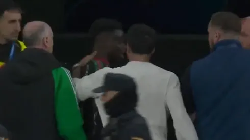 Bukayo Saka y Dani Carvajal protagonizaron una confusa situación en el Arsenal vs Real Madrid por Champions.